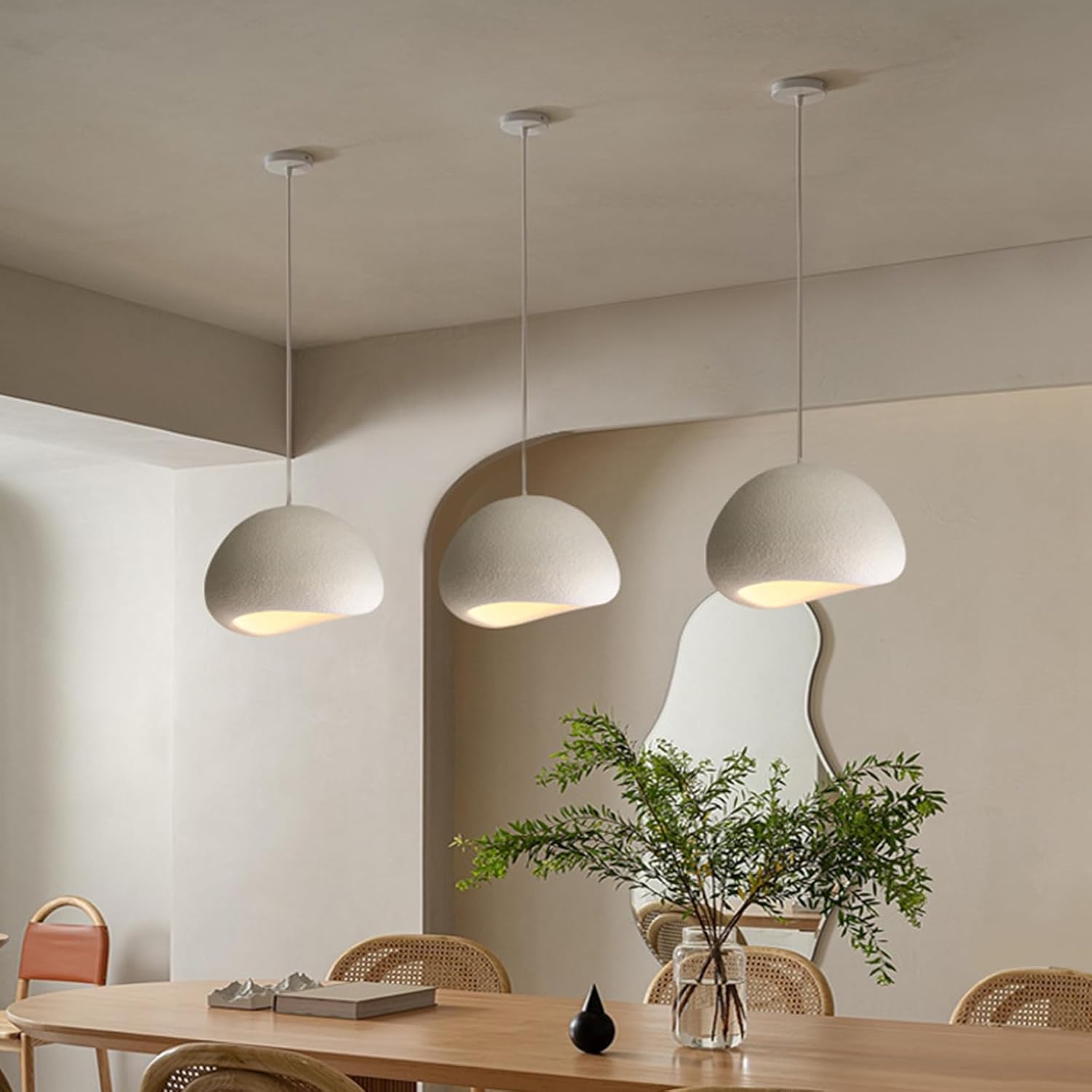 Suspension Wabi blanche au design moderne